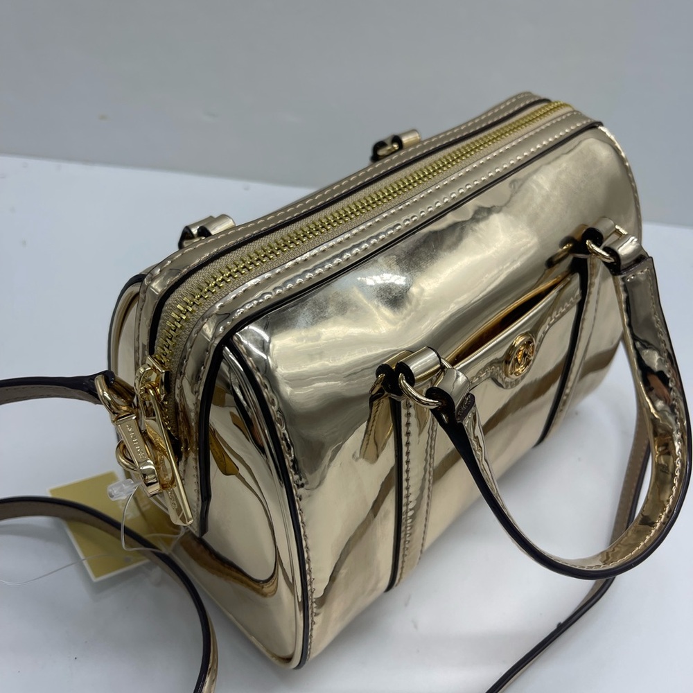 MICHAEL KORS Jet Set Sm Metallic Convertible Crossbody Duffle XBODY
Pale Gold - Picture 11 of 16